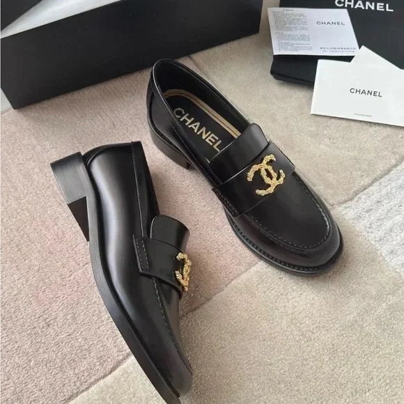 CHANEL Black Flats with Gold Logo - Picture 3 of 4